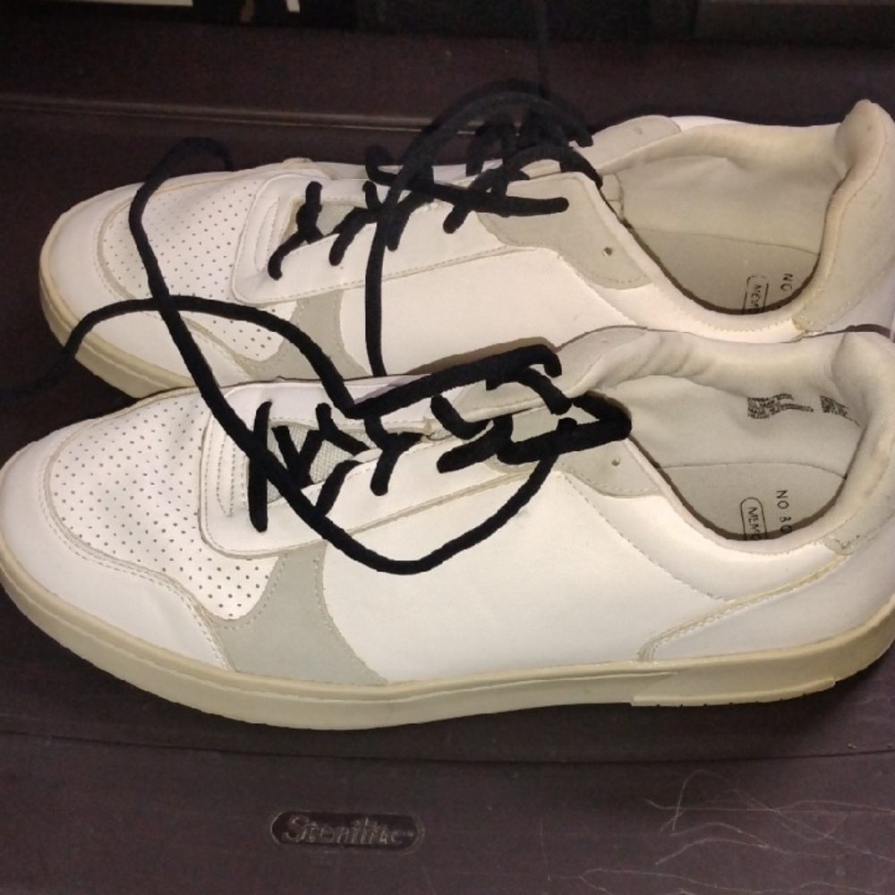 No Boundaries White Sneakers with Black Laces